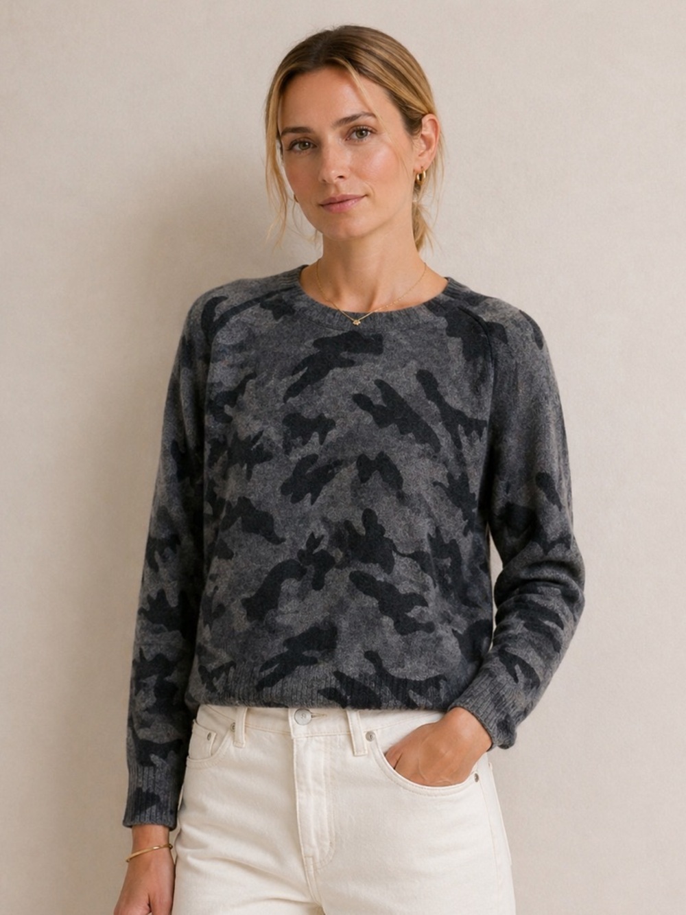 Aqua 100% Cashmere Camo Crewneck Sweater Gray Black Medium - Picture 6 of 16